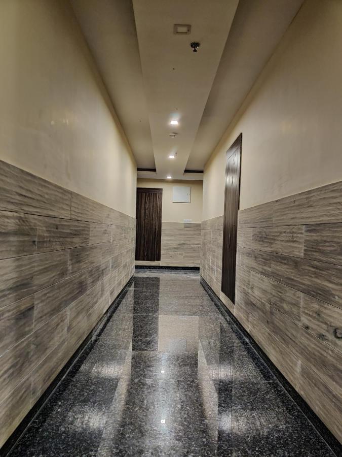 Vip Square Hotel 3*