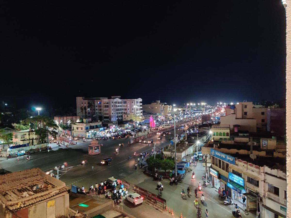 Vip Square Hotel