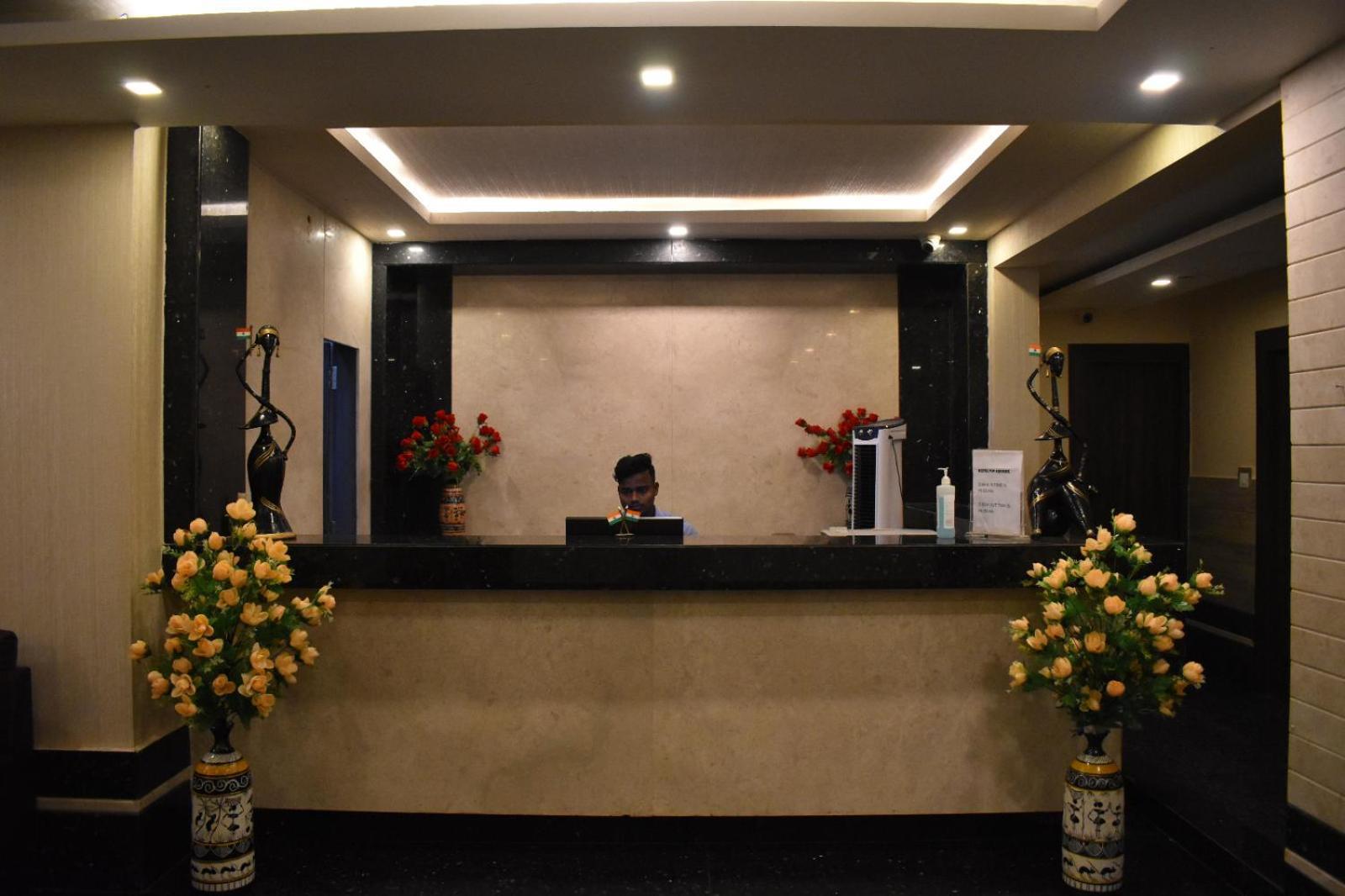 Vip Square Hotel